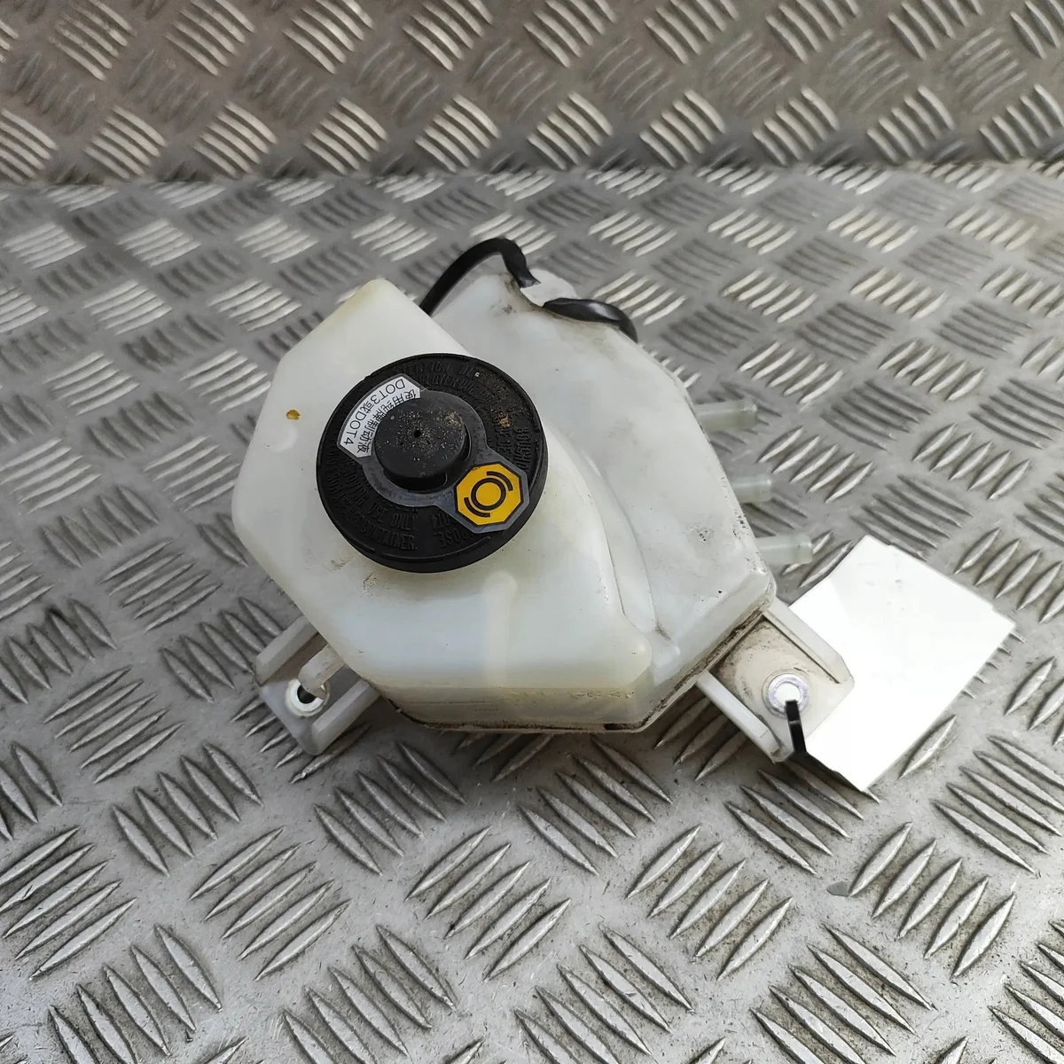Toyota Prius+ Brake Fluid Reservoir