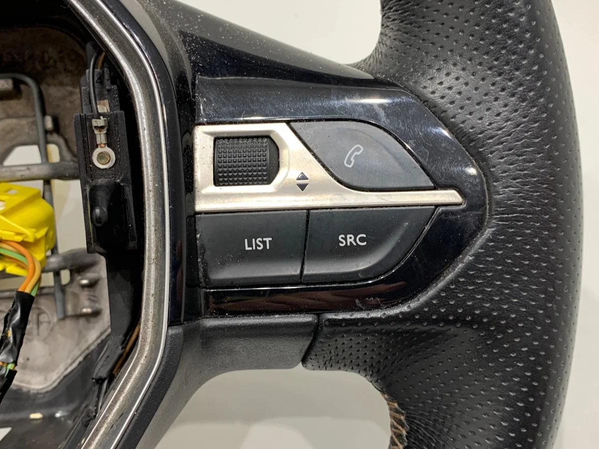Lenkrad Peugeot 5008 II gebraucht OEM image 3