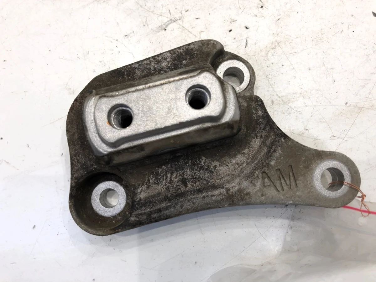 Gearbox Mount Peugeot 5008 II 2.0 9673773380A