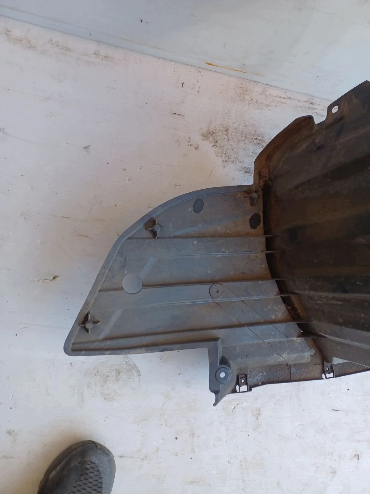 Suzuki Vitara etulokasuoja oikea image 3