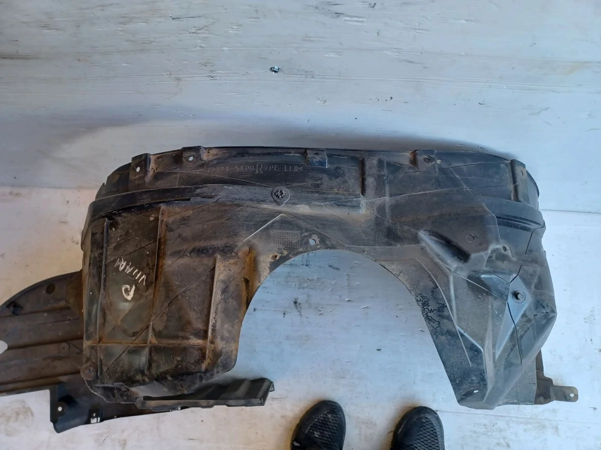 Suzuki Vitara etulokasuoja oikea image 5