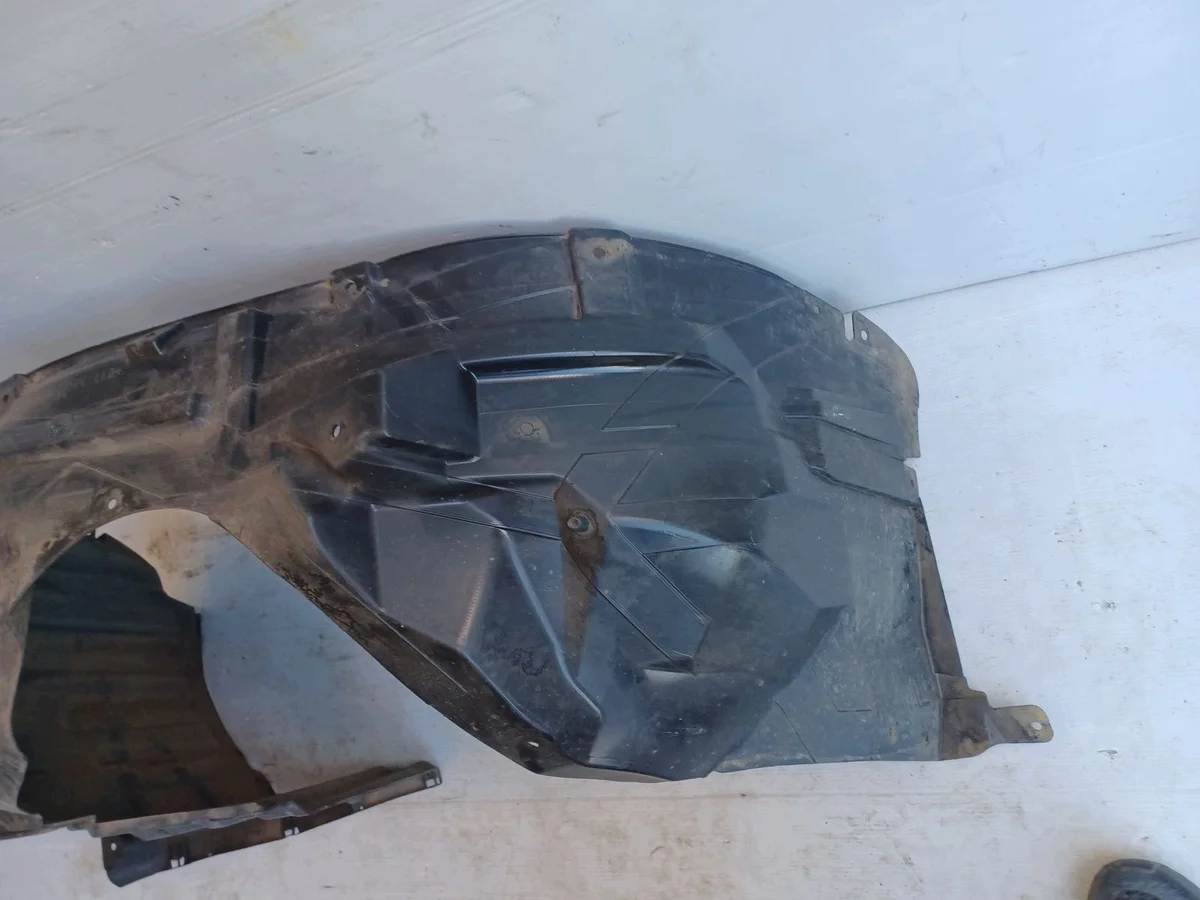 Suzuki Vitara etulokasuoja oikea image 6