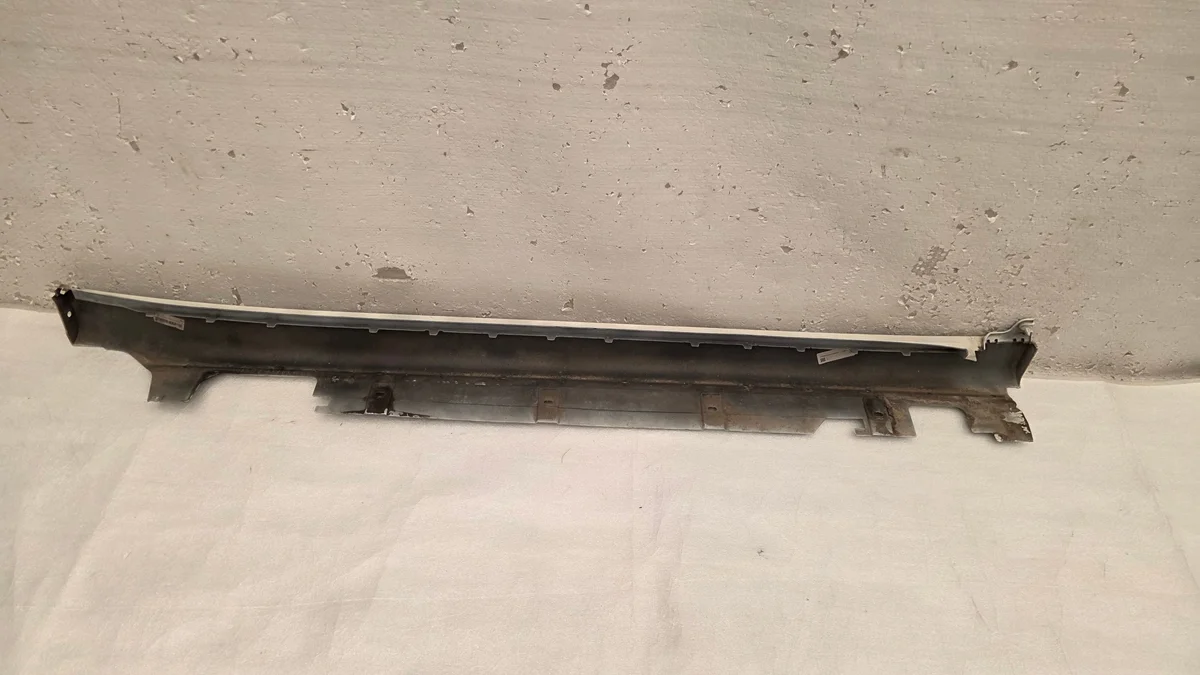 Schwellerleiste links BMW X1 F48 M-Paket image 6