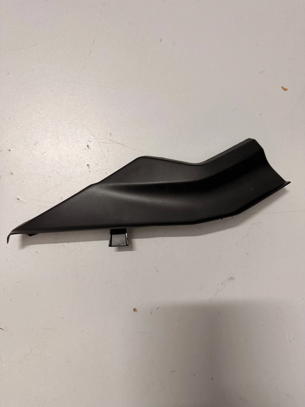 Angolo parabrezza Peugeot 2008 II LIFT 9825750680