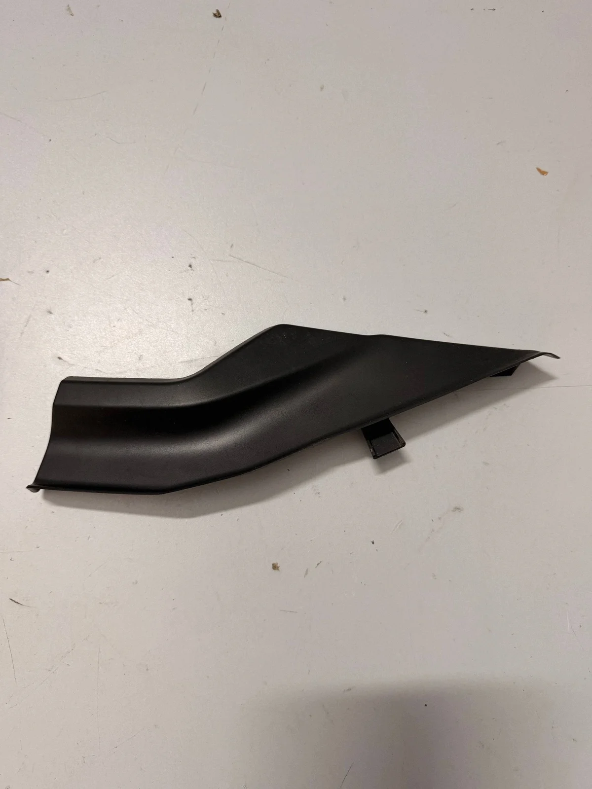 Angolo parabrezza sinistro Peugeot 2008 II LIFT 9825750580