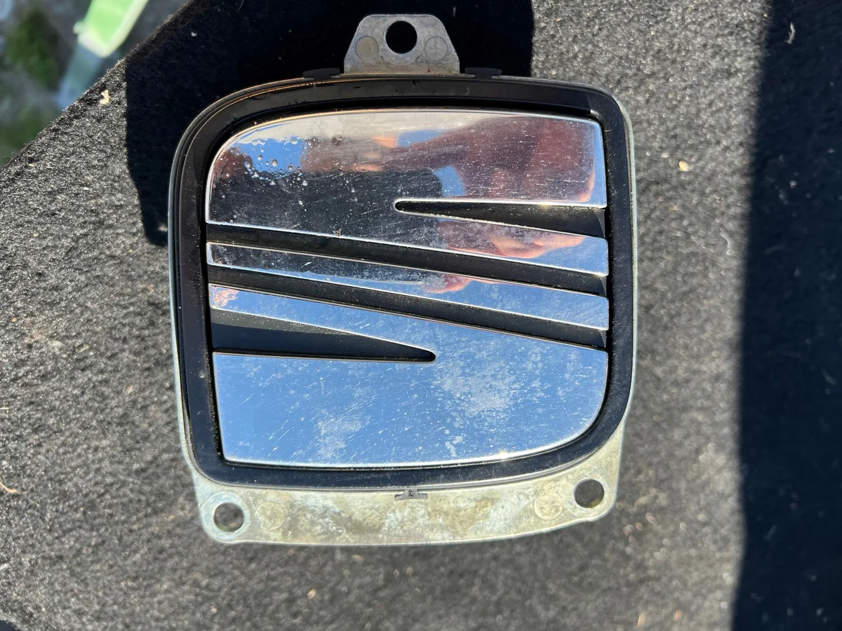 SEAT ALTEA I Tailgate Handle 5P0827565C image 2
