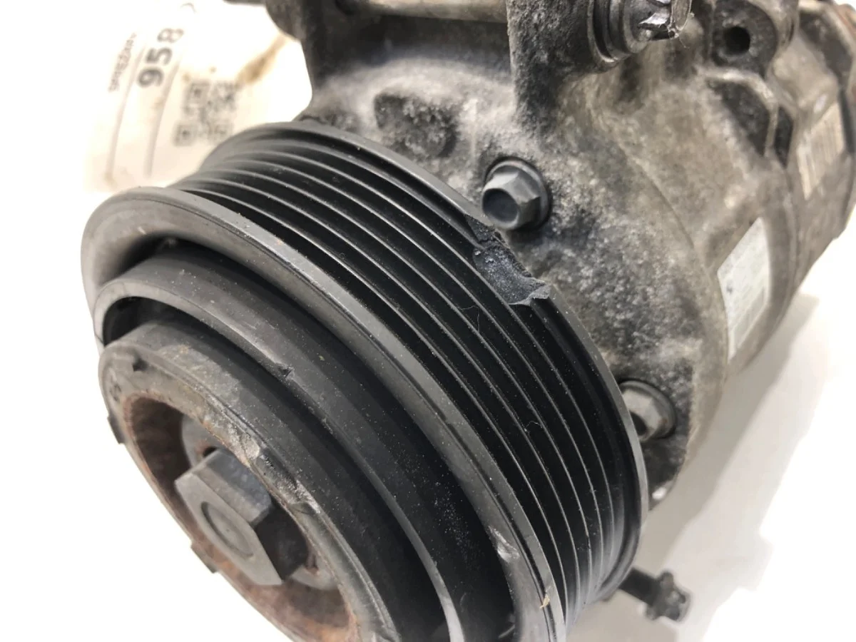 Compresor A/C BMW F20 9222308 Usado image 5