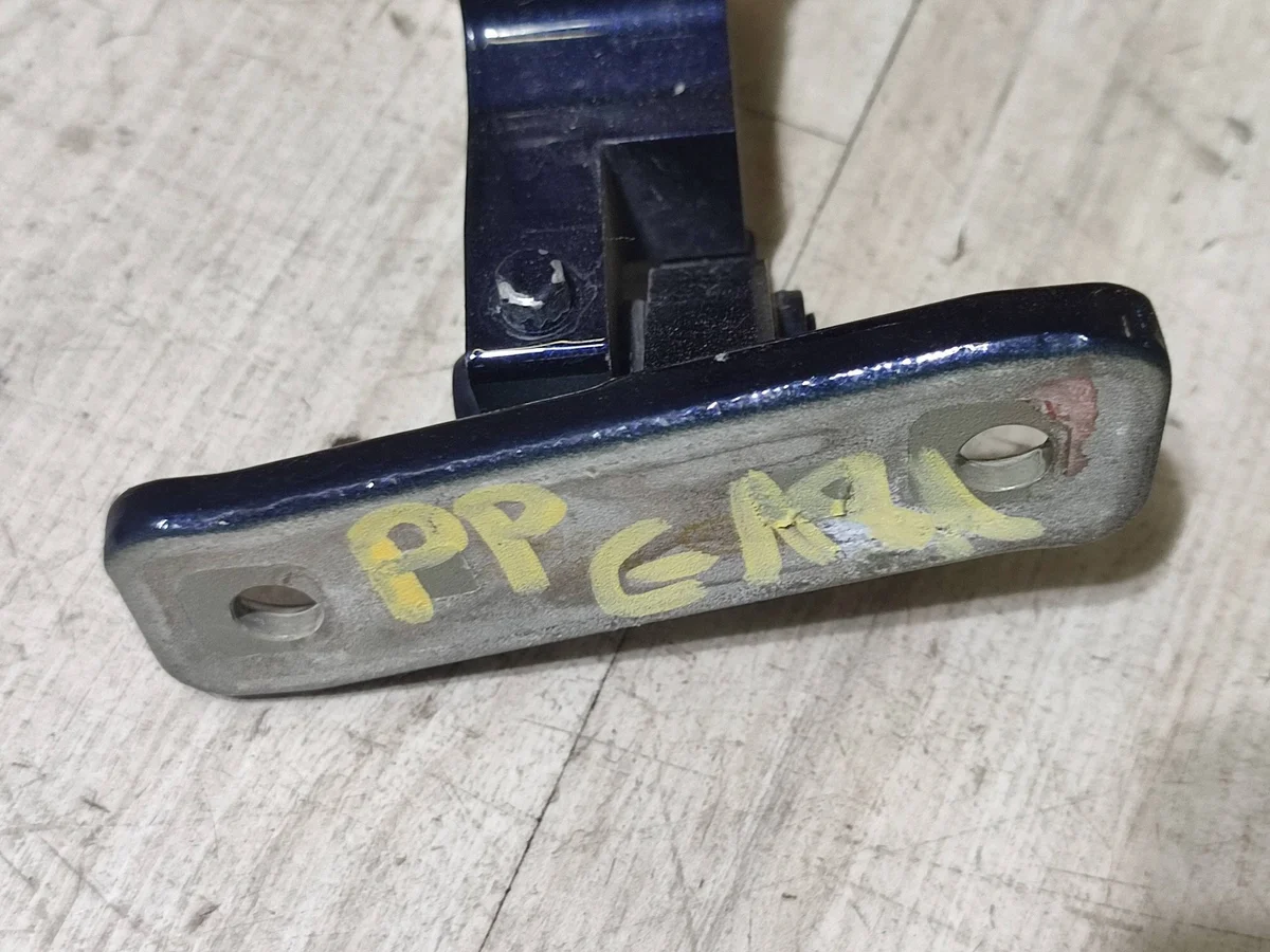 Bisagra Delantera Derecha Mercedes W205