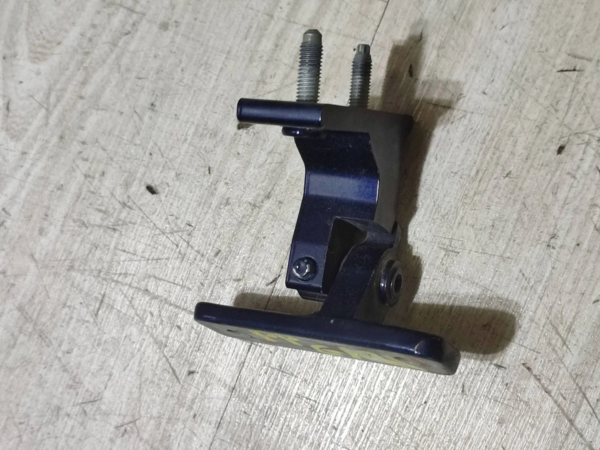 Bisagra Delantera Derecha Mercedes W205 image 3