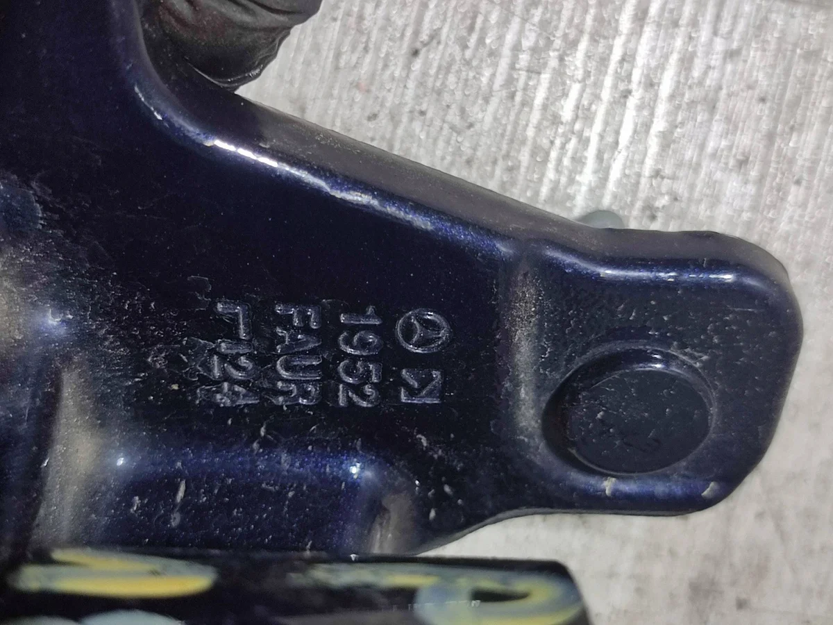 Cerniera Anteriore Destra Mercedes W205 AMG