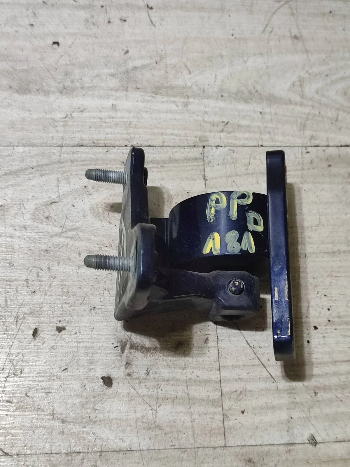 Charnière inférieure droite Mercedes W205 image 3
