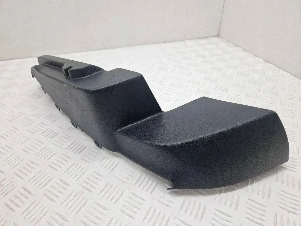 PEUGEOT 308 II T9 Halterung Gepäckraumablage rechts image 3