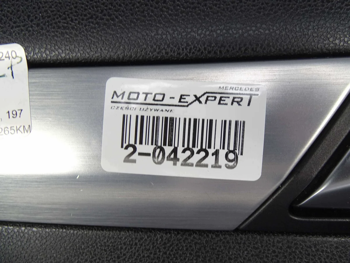Mercedes R W251 Türverkleidung links vorne image 3