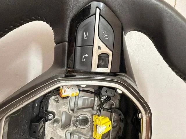 Volant multifonction Peugeot 2008 II 208 image 5