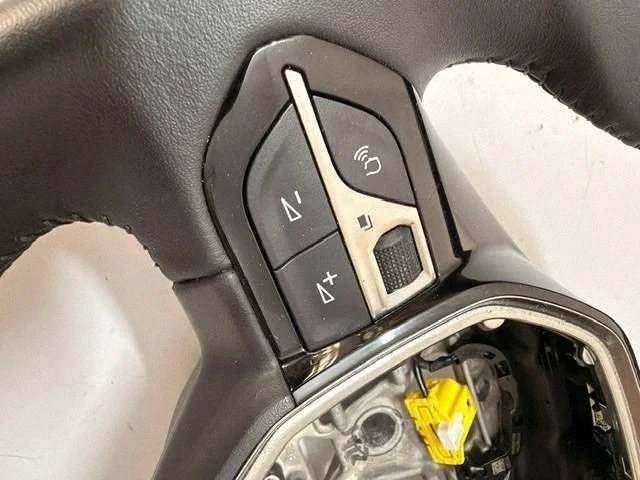 Volant multifonction Peugeot 2008 II 208 image 6