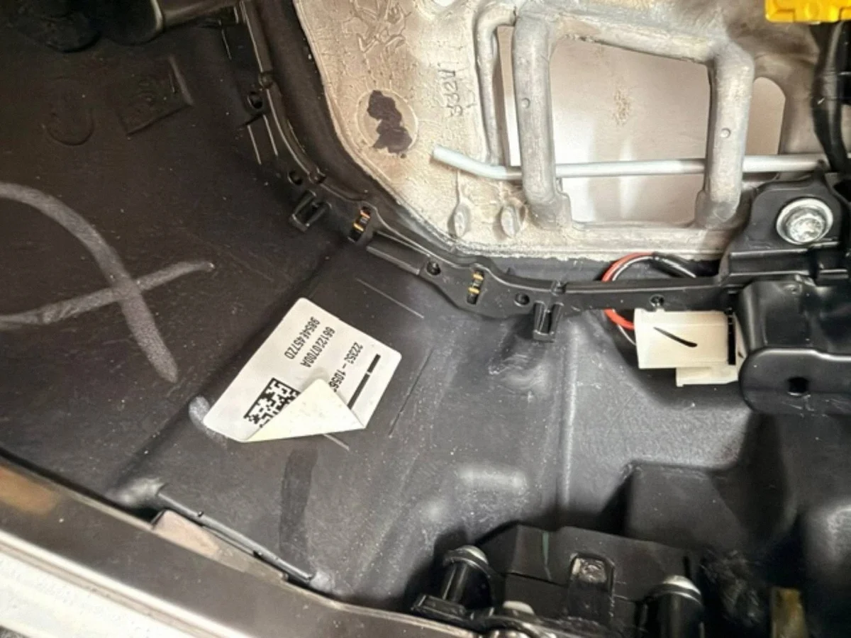 Volant multifonction Peugeot 2008 II 208 image 9