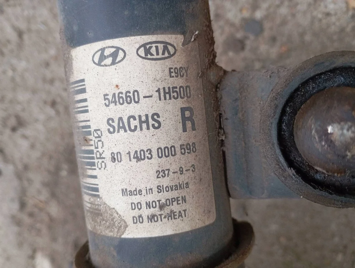 Stoßdämpfer vorne Kia Ceed I 546601H500 image 8