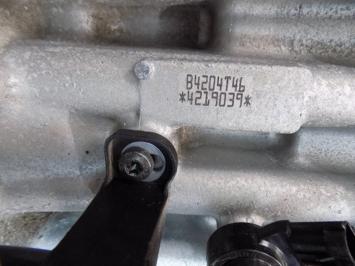 VOLVO V60 II S60 III T6 T8 B4204T46 Motor image 9