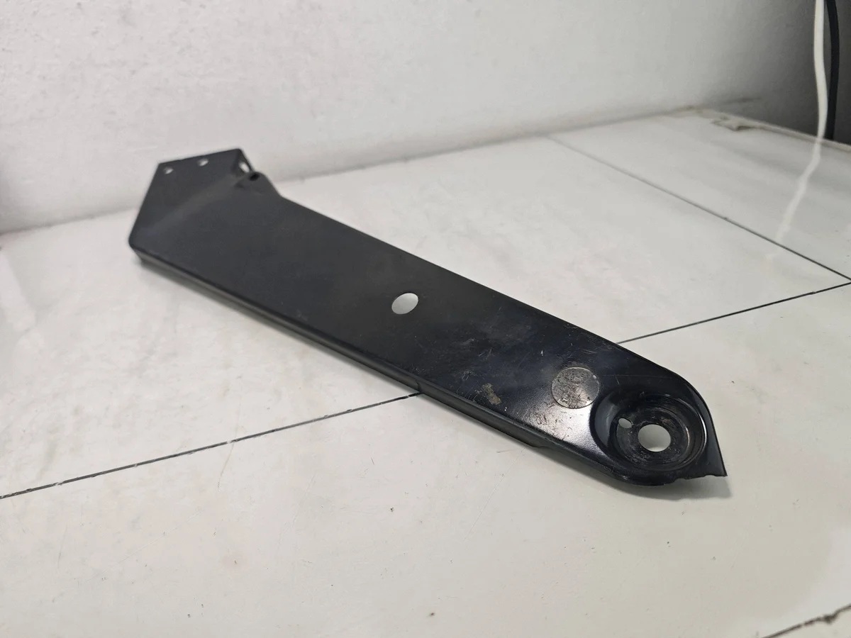 Panneau support radiateur VW Passat B8 gauche image 5