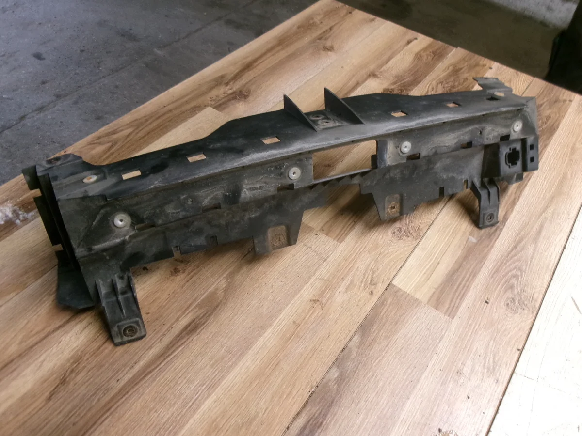 Mitsubishi Colt VI CZ3 Verstärkung vorne