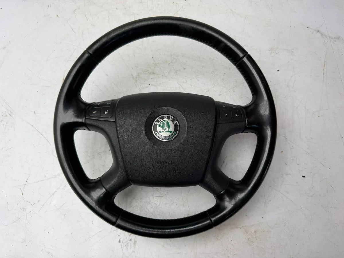 Volante Couro Multifunção Skoda Octavia Mk2