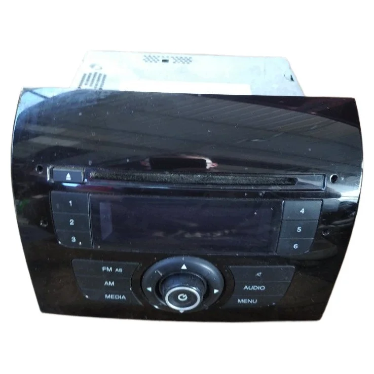 Autostereo CD Fiat 7355596850 Käytetty
