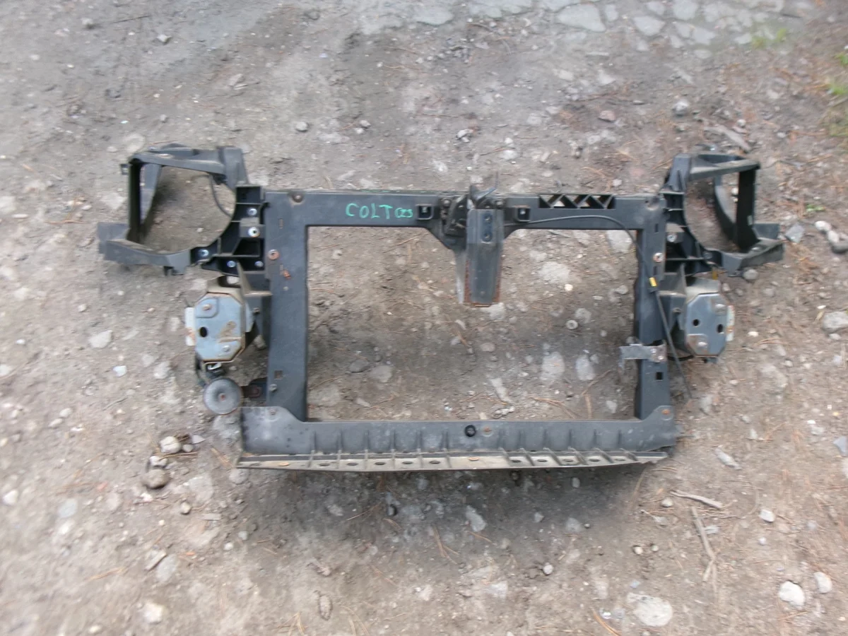Mitsubishi Colt VI CZ3 Verstärkung vorne