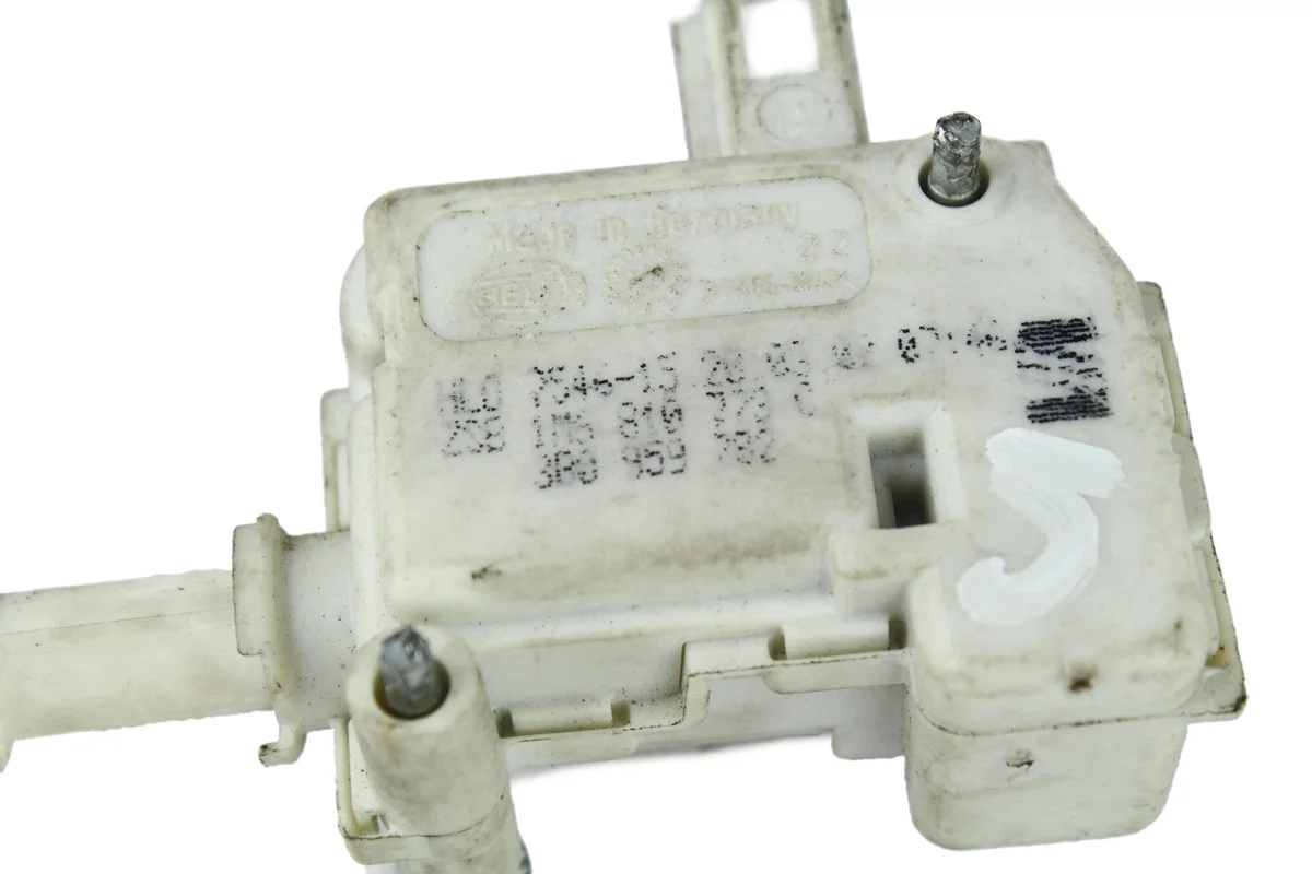 Attuatore sportello carburante SEAT LEON I 1M
