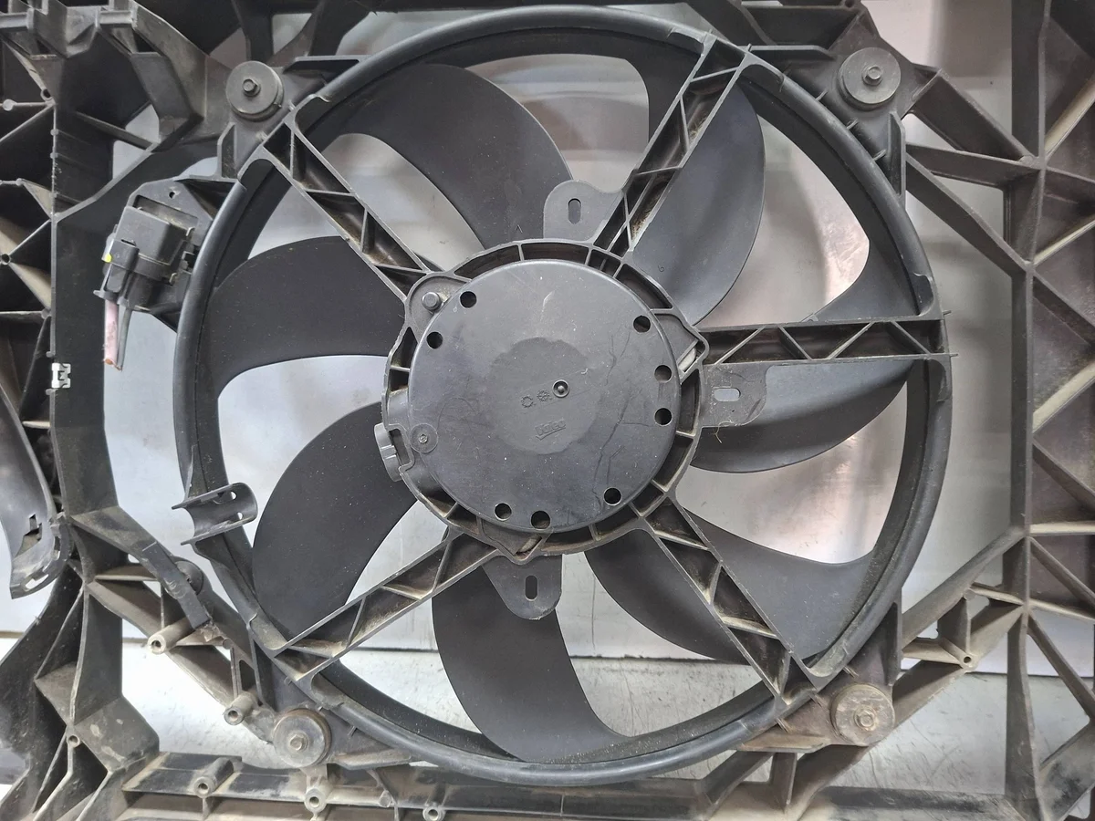 Voorste Ventilator Koeler Renault Fluence 1.5 DCI image 7