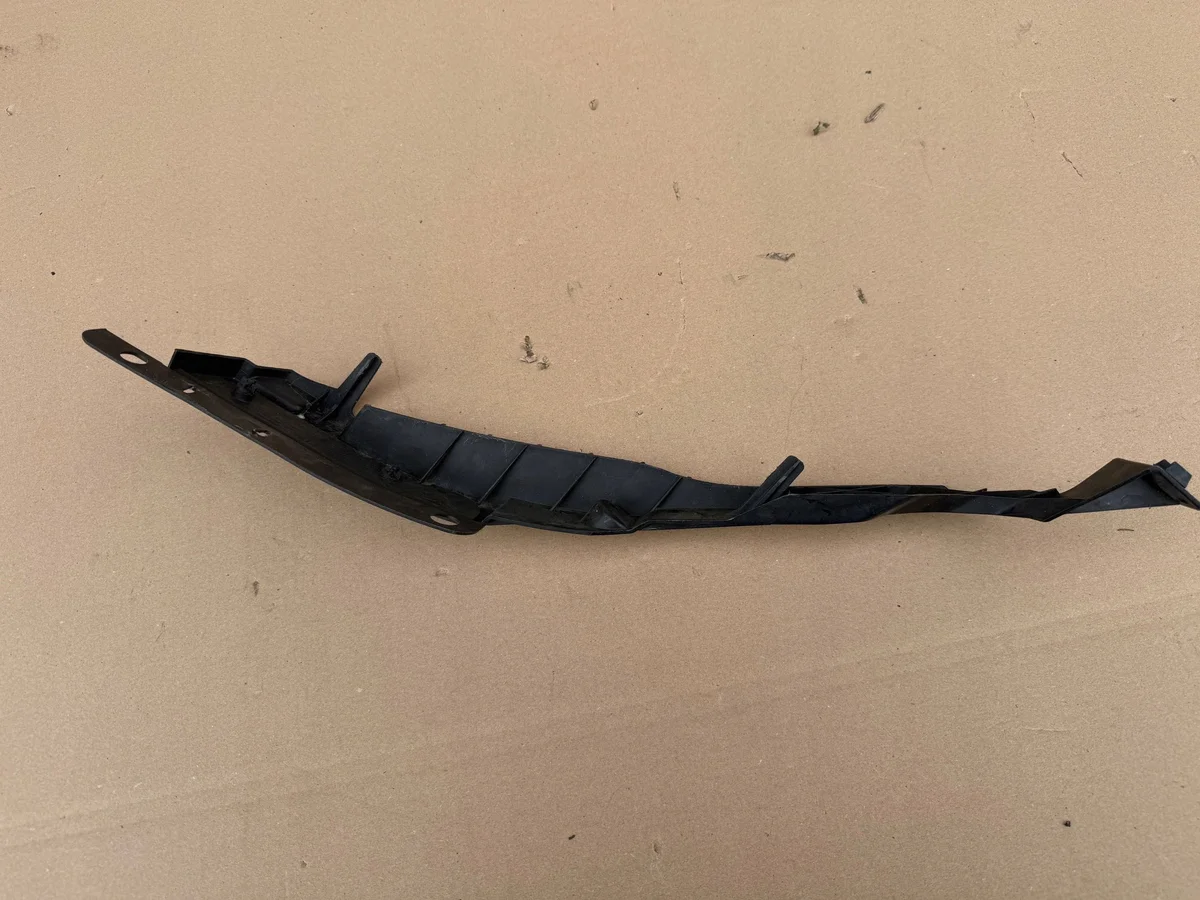 Opel Astra J IV LIFT Scheinwerferhalter rechts image 3