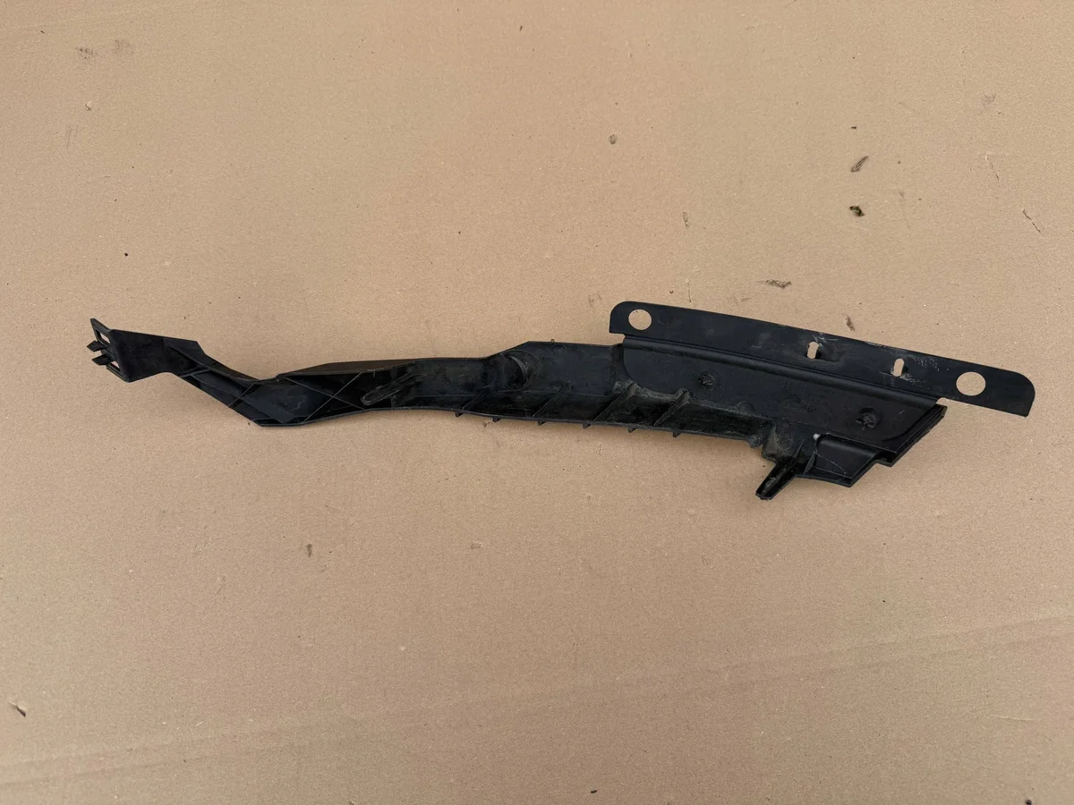 Opel Astra J IV LIFT Scheinwerferhalter rechts image 4