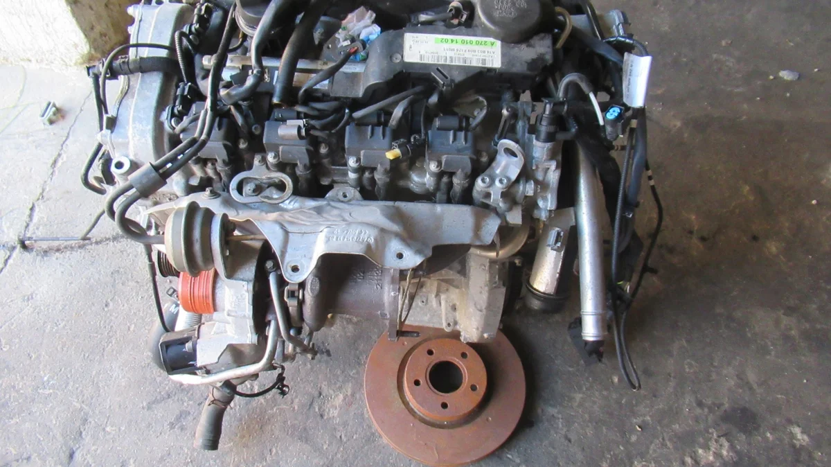 Moottori Mercedes-Benz A W176 M270910