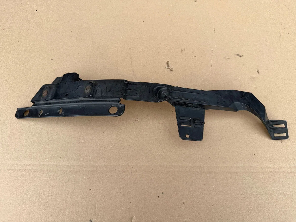 Opel Astra J IV LIFT vänster baklyktaglida