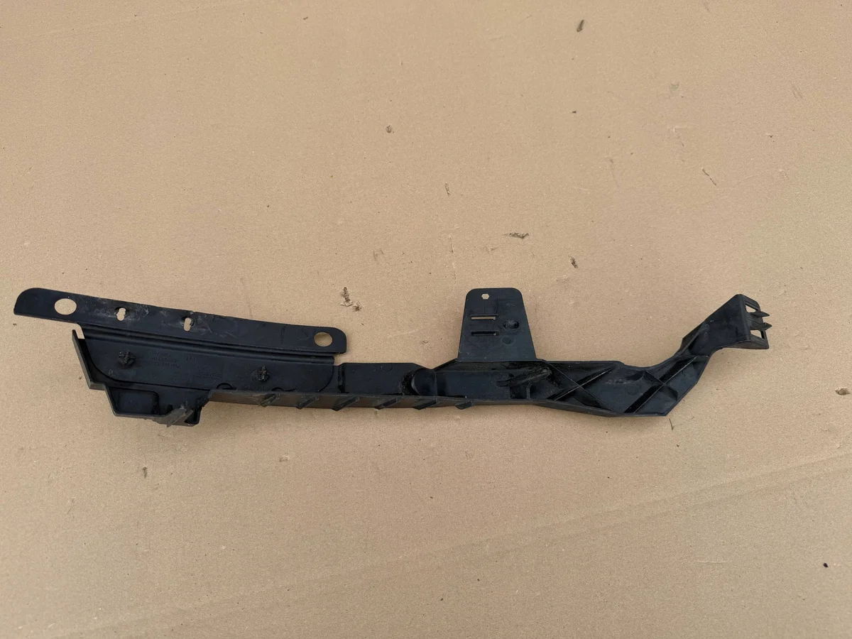 Opel Astra J Rückleuchtenhalter Links Gebraucht image 4