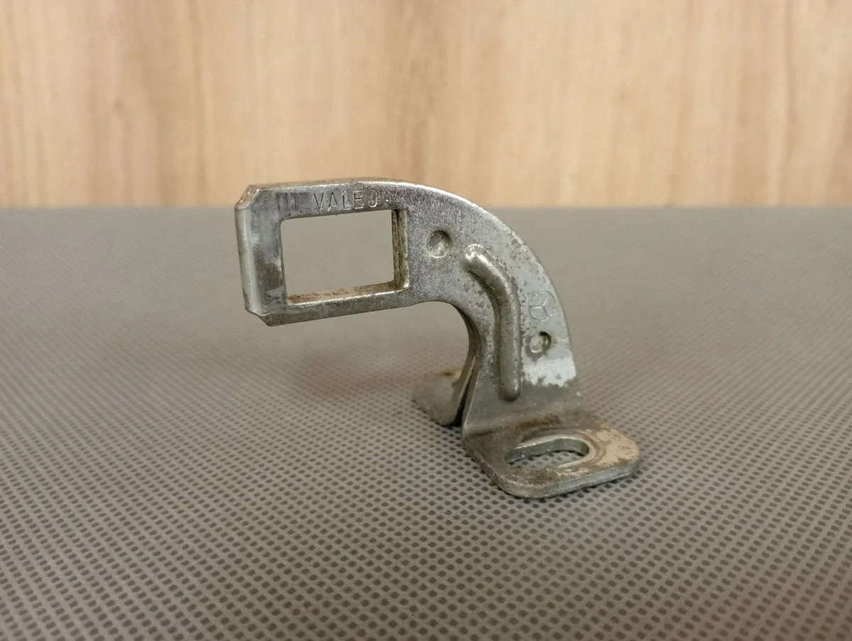 Régua Fecho Mala Mercedes SLK R171 A1717580003