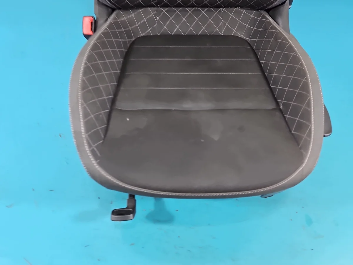 Sitz Fahrer Skoda Fabia III 5D links vorne image 3