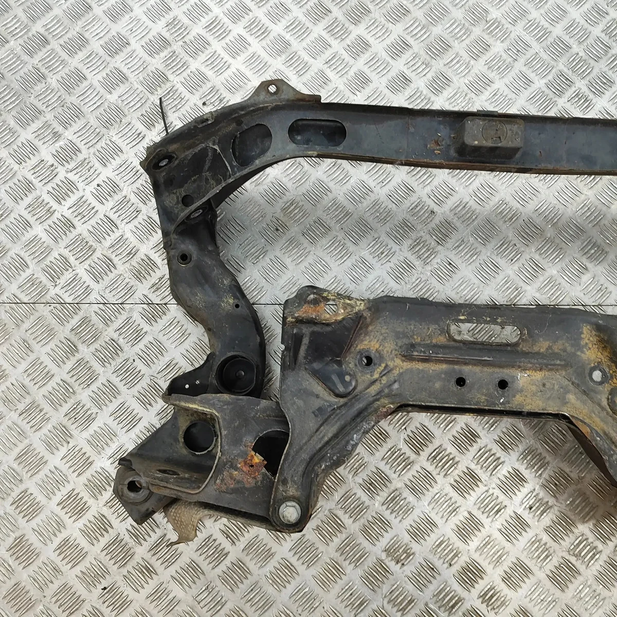 Sanki avant MERCEDES CLS C219 A2116201587 image 4