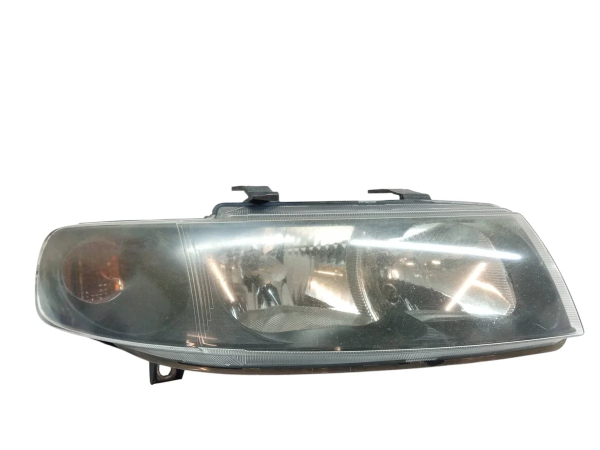 Used Right Headlight Seat Leon 1M1941002D