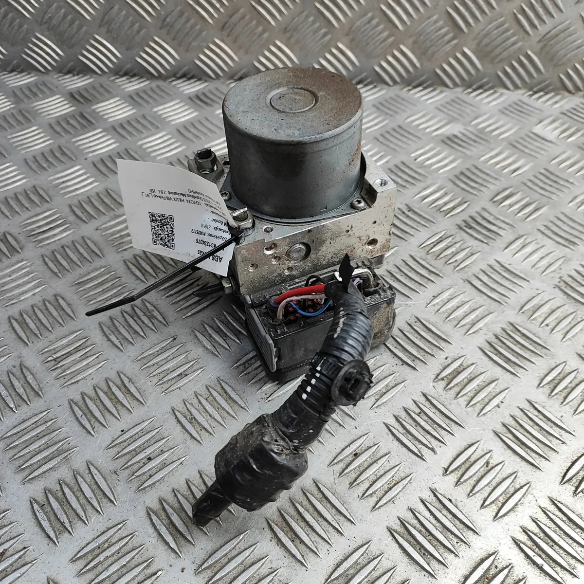 ABS-pumppu Toyota Hilux VIII 8954171810