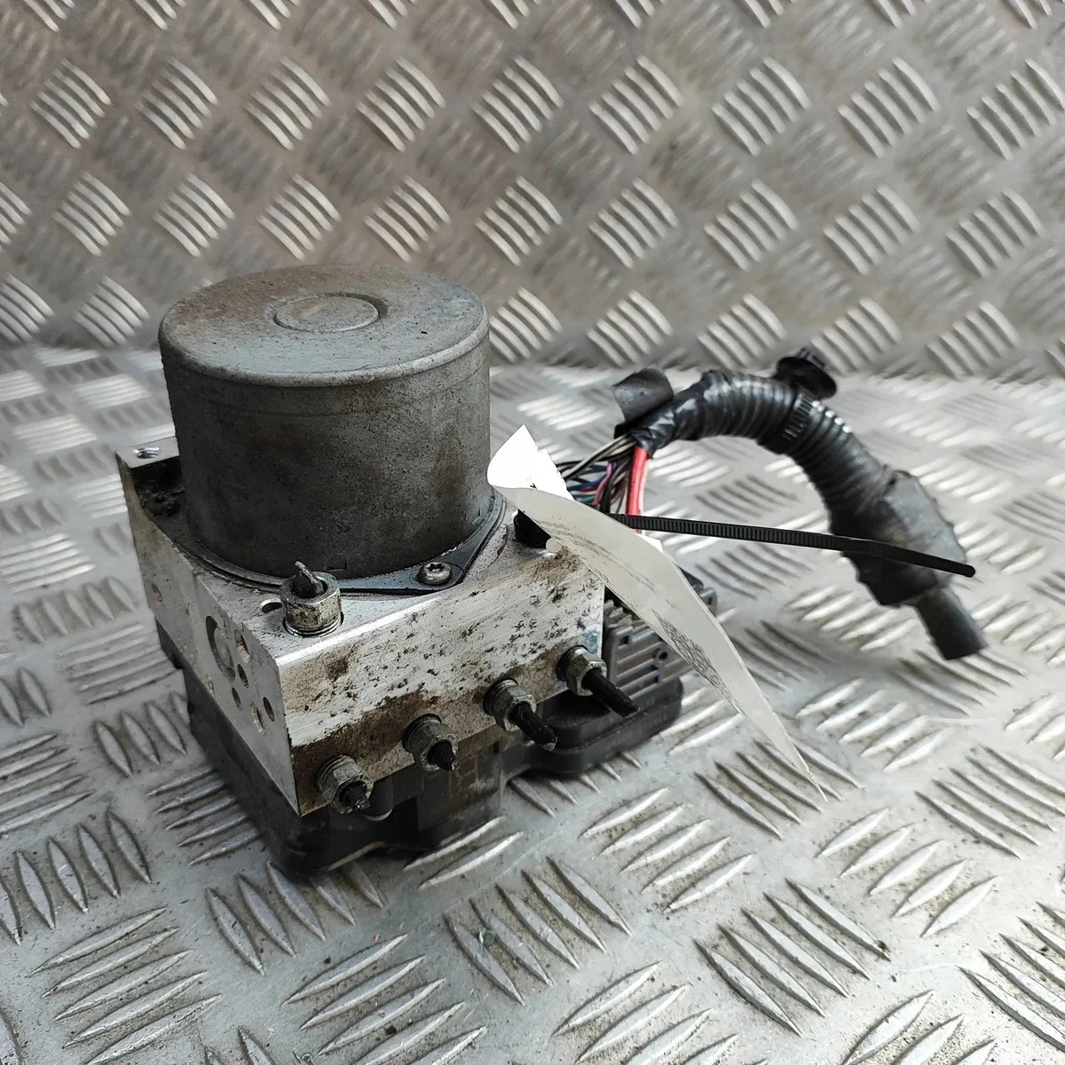 ABS-pumppu Toyota Hilux VIII 8954171810 image 6