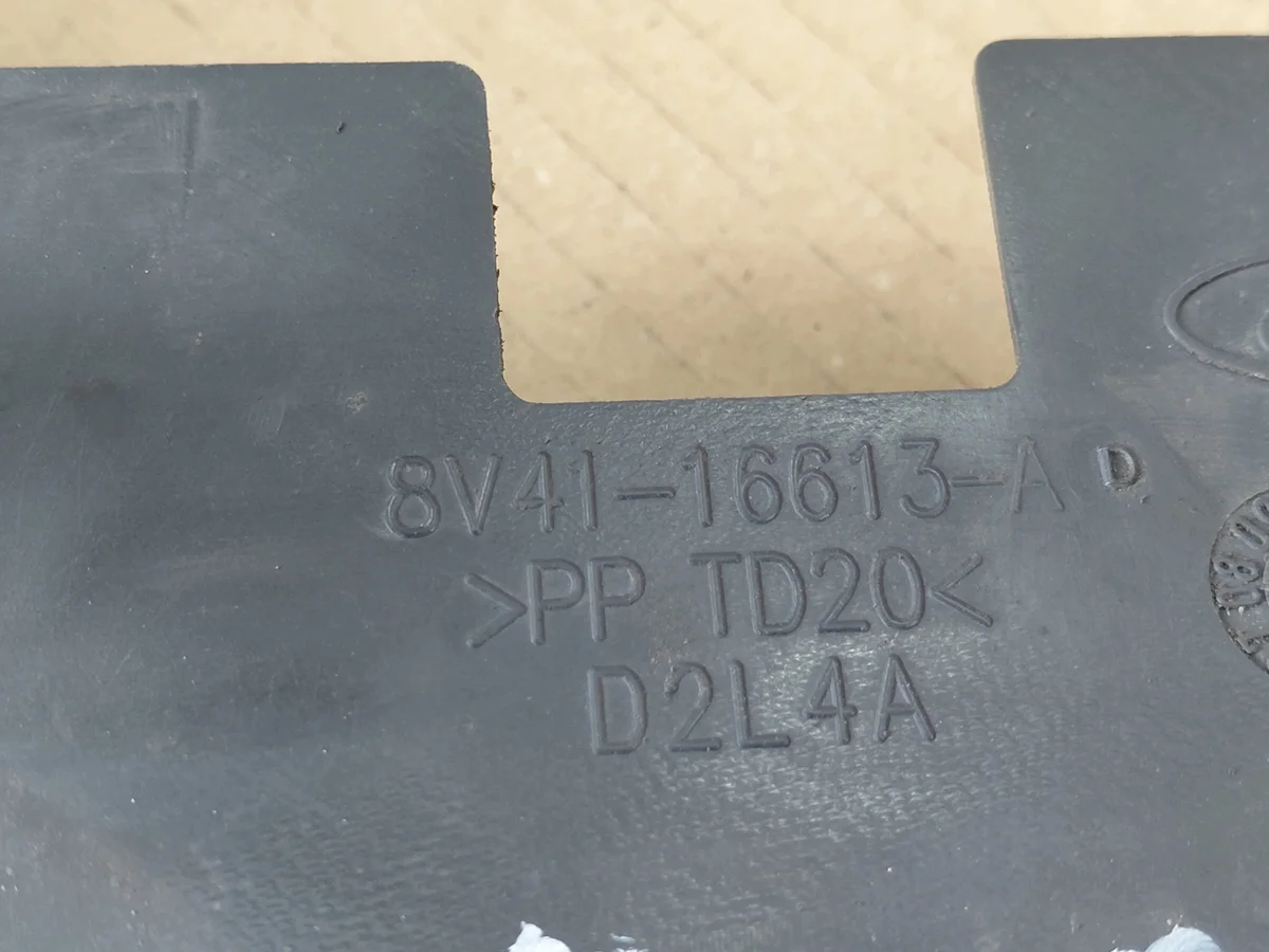 Ford Kuga Mk1 Cache Pare-chocs Avant 8V41-16613-AD image 7