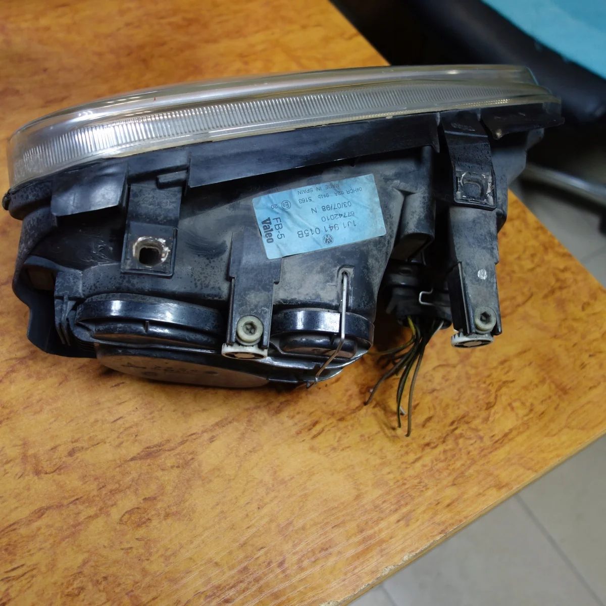 Phare Gauche VW Golf IV 1J1941015B image 3