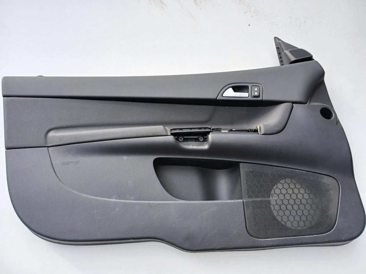 Dörrpanel fram vänster Volvo C30 30661345