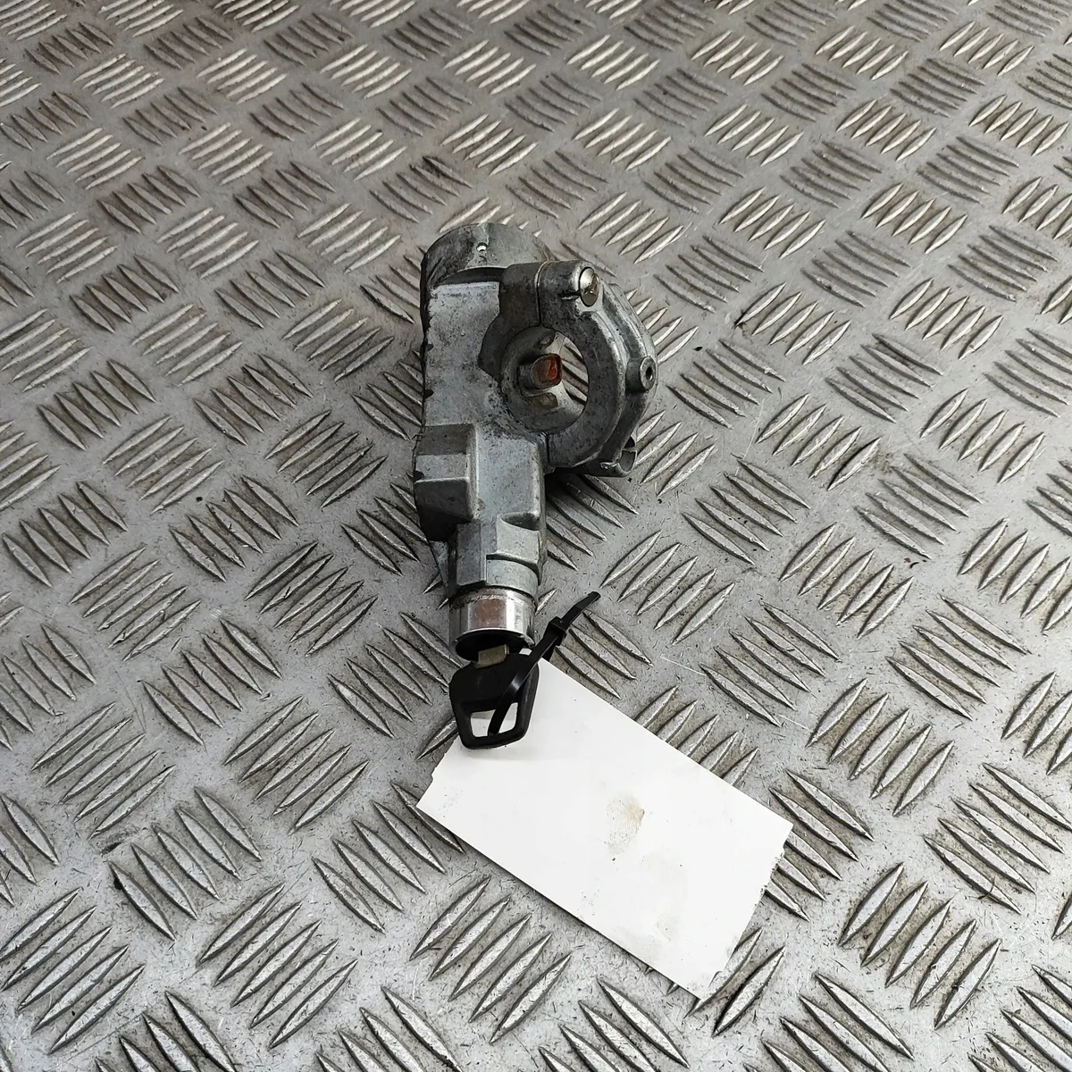 Land Rover Defender Ignition Switch Used image 4