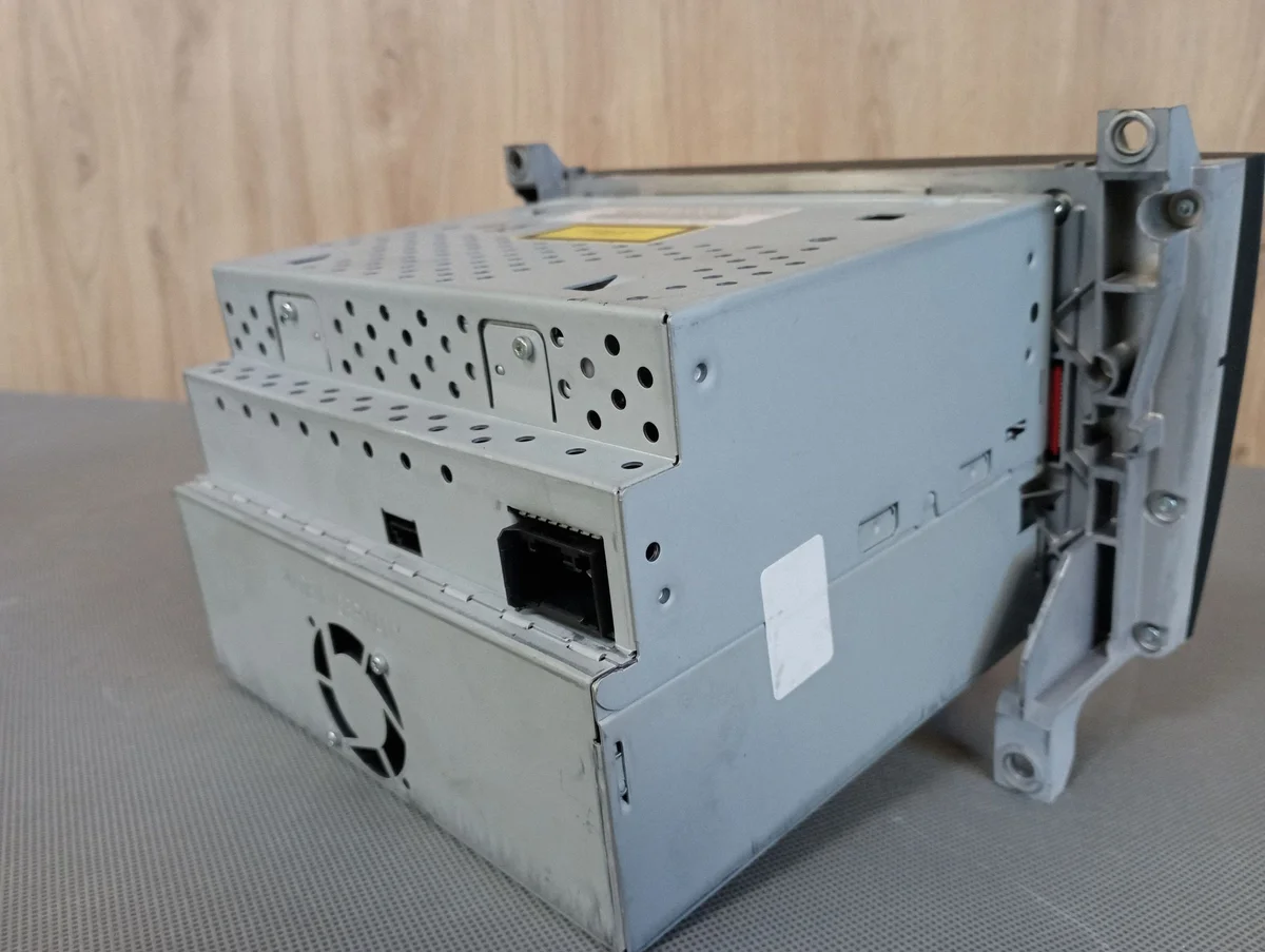 Mercedes SLK R171 Radio Navigation A1718201097 image 8