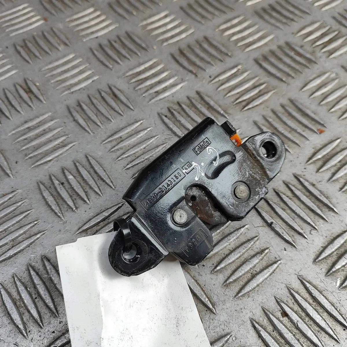 Ford Ranger Tailgate Latch Lock Used image 4