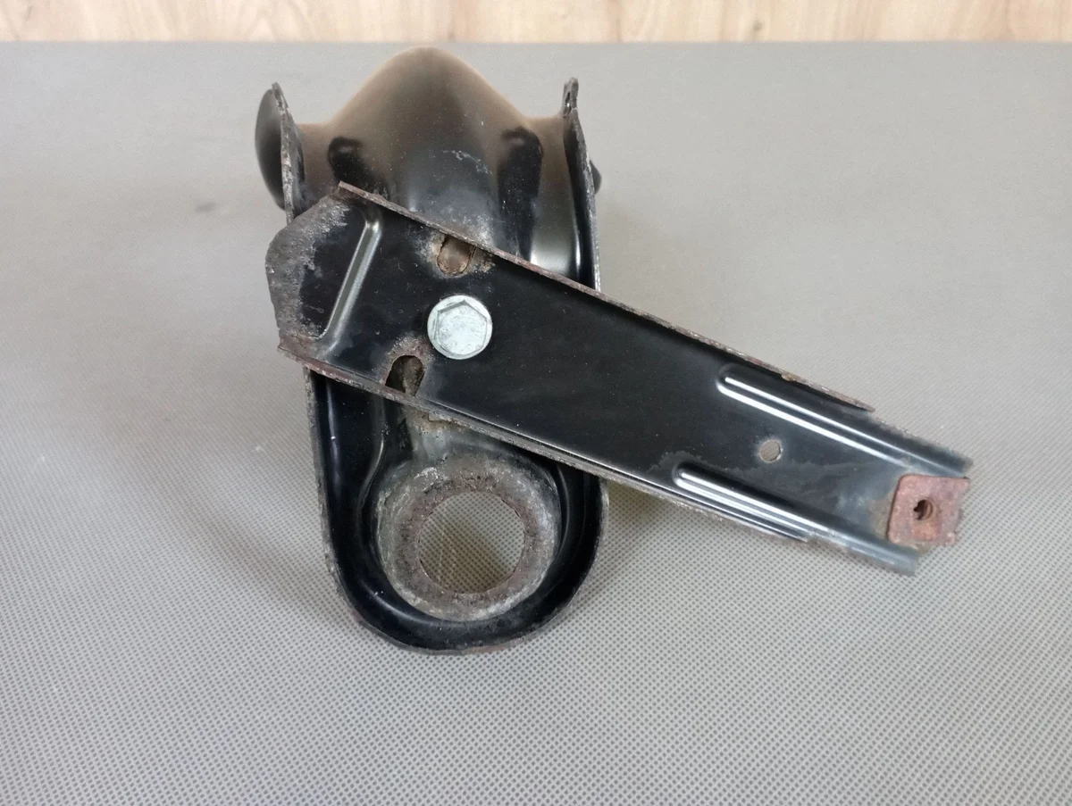 MERCEDES SLK R171 Halter Kühler Unten Rechts image 5