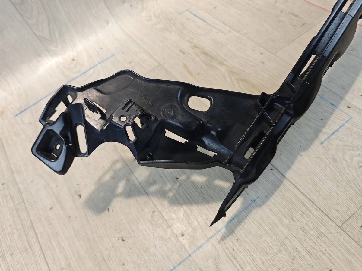 Mercedes E-Class W214 Front Bumper Bracket image 4