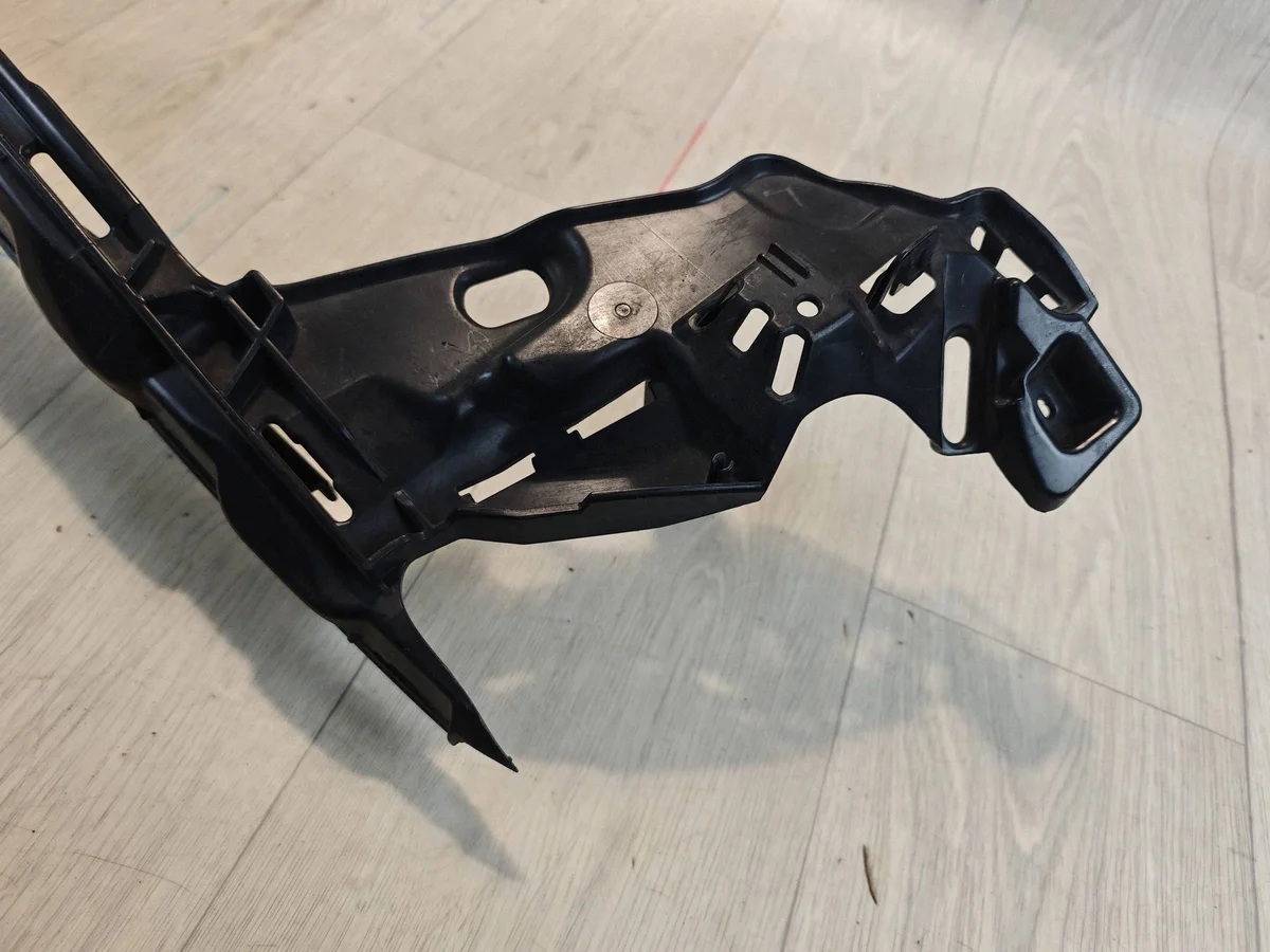 Mercedes E-Class W214 Front Bumper Bracket image 5