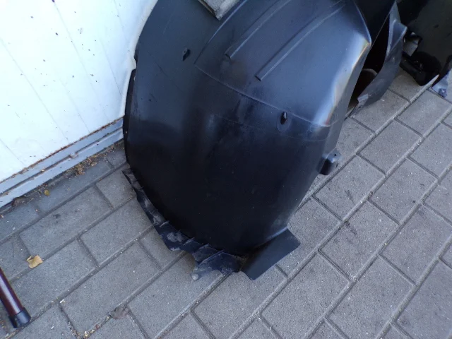 Skärmkant vänster fram Passat B8